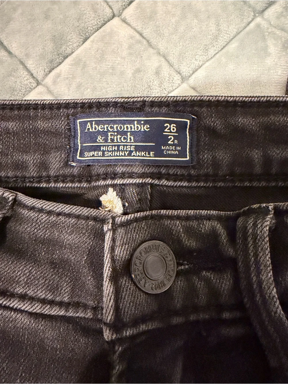 Abercrombie & Fitch High Rise Super Skinny Ankle Daisy Embroidered Jeans - 26
